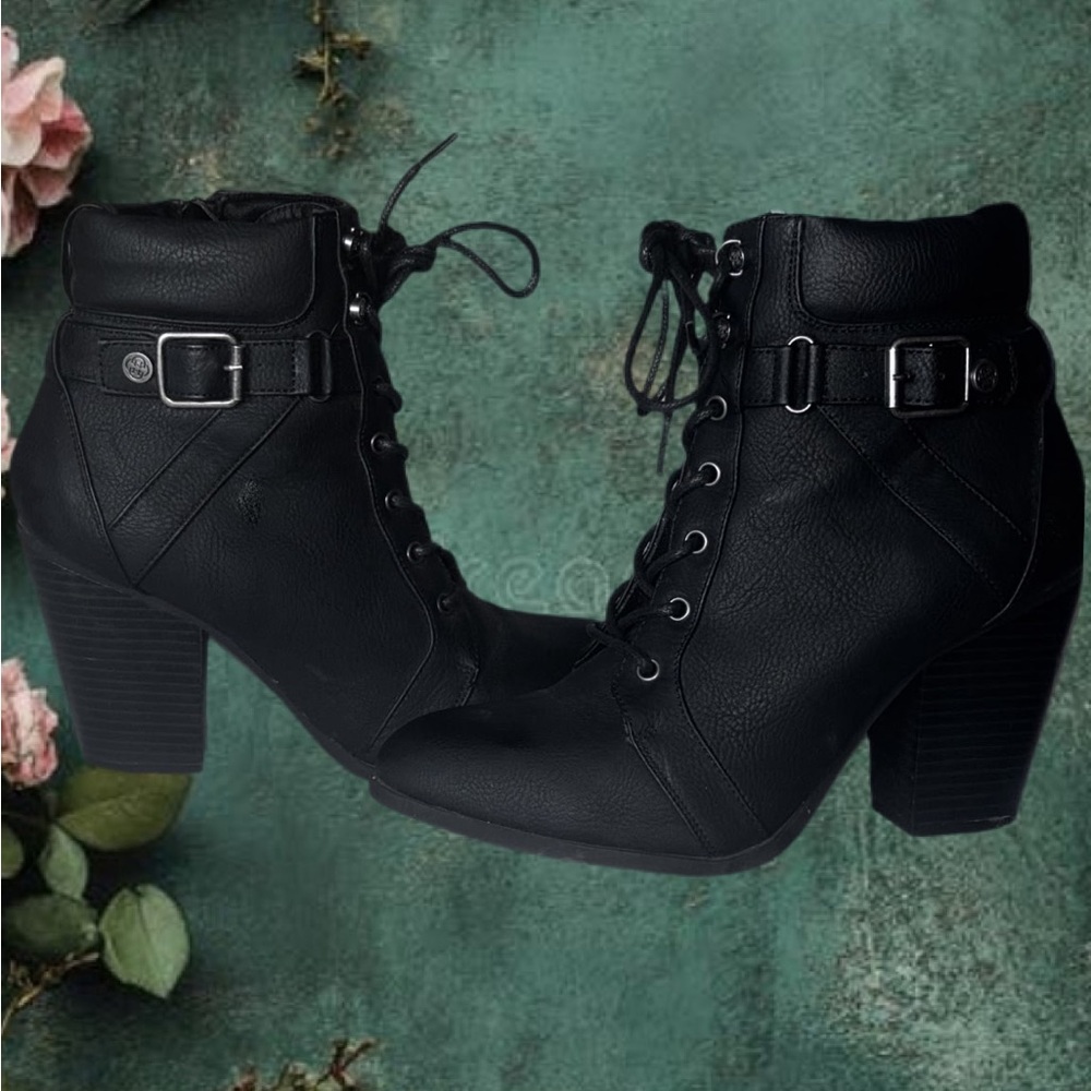 Daisy Fuentes Black Lace-Up Block Heel Ankle Boots
